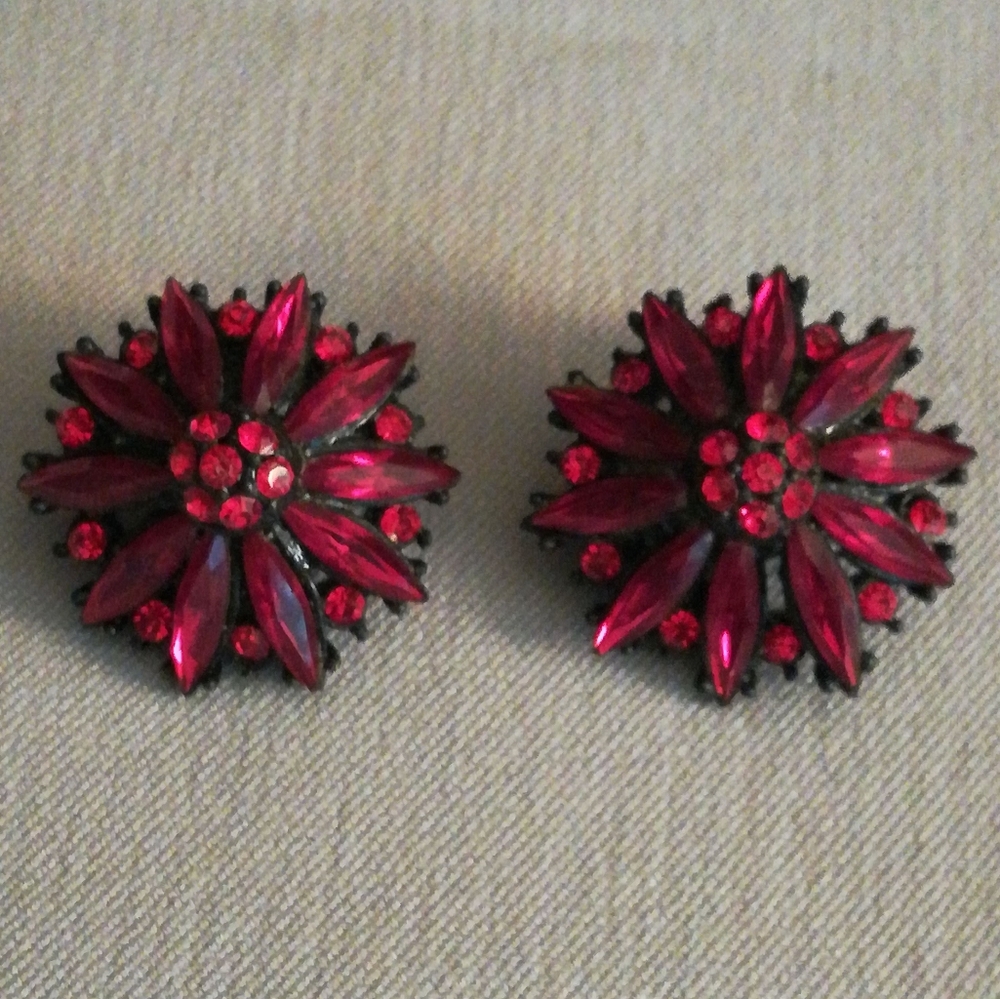 Vintage Ruby Red Rhinestone Clip Earrings